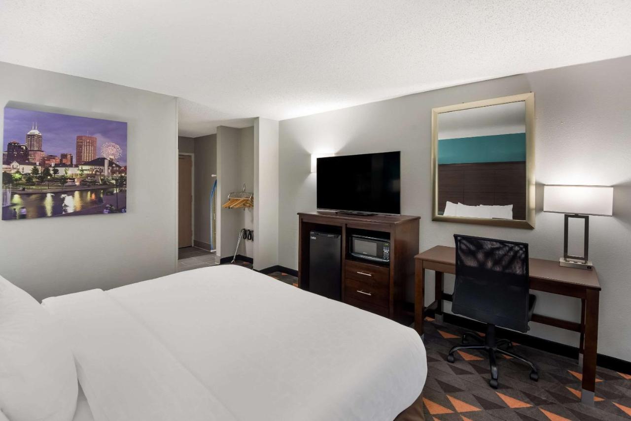 Clarion Pointe Indianapolis Northeast Hotell Castleton Eksteriør bilde