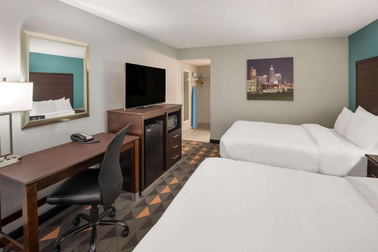 Clarion Pointe Indianapolis Northeast Hotell Castleton Eksteriør bilde