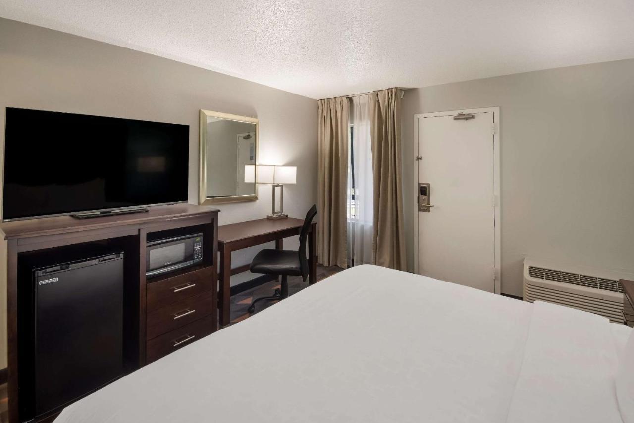 Clarion Pointe Indianapolis Northeast Hotell Castleton Eksteriør bilde