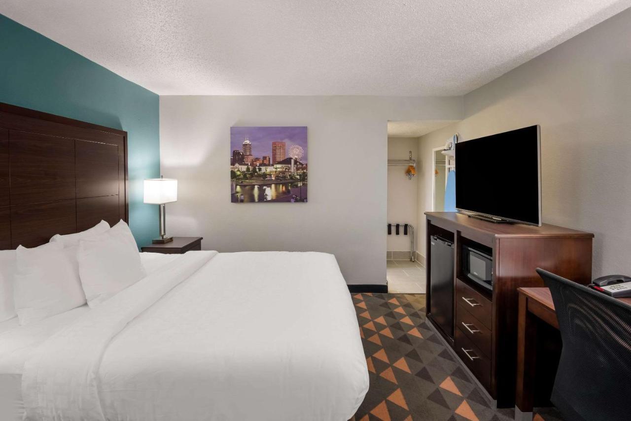 Clarion Pointe Indianapolis Northeast Hotell Castleton Eksteriør bilde