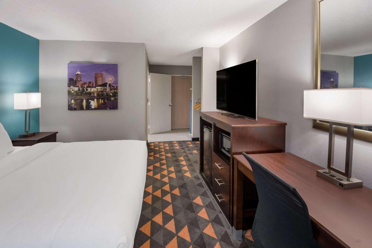 Clarion Pointe Indianapolis Northeast Hotell Castleton Eksteriør bilde