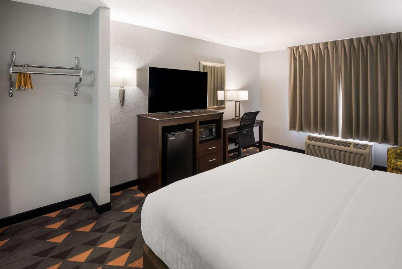 Clarion Pointe Indianapolis Northeast Hotell Castleton Eksteriør bilde