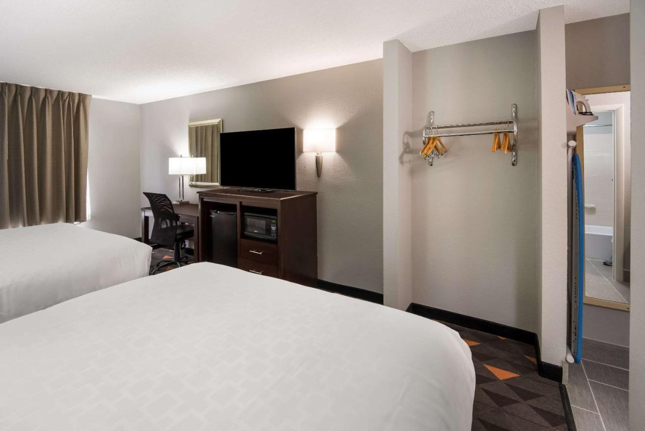 Clarion Pointe Indianapolis Northeast Hotell Castleton Eksteriør bilde