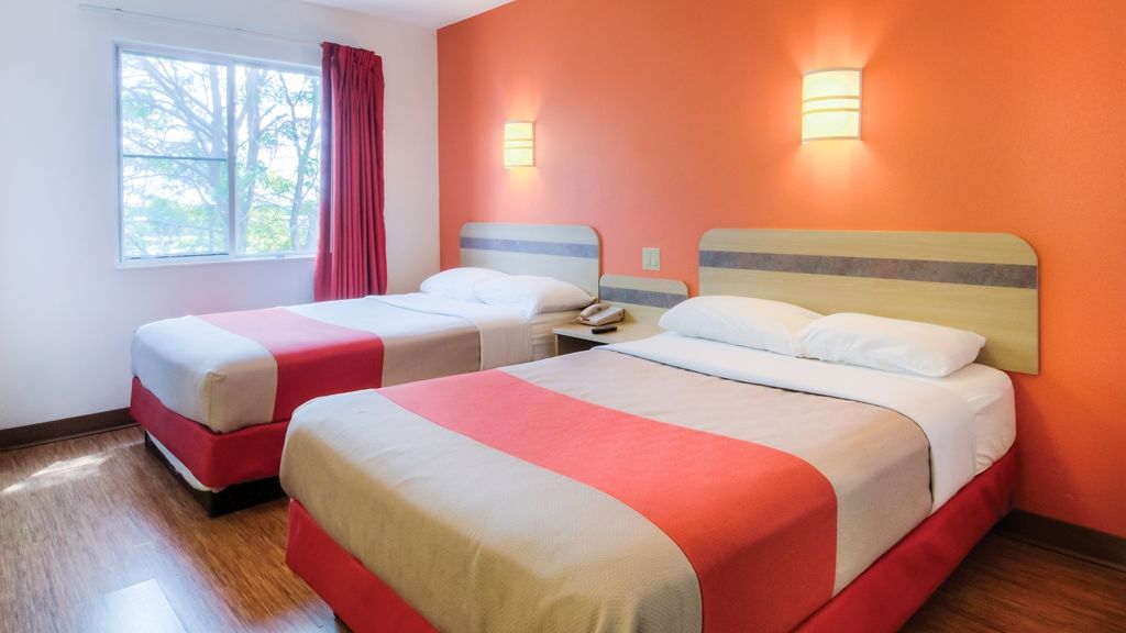 Clarion Pointe Indianapolis Northeast Hotell Castleton Rom bilde